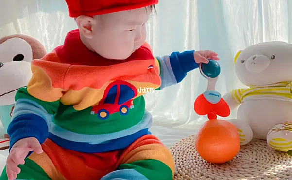 小月龄宝宝玩这些玩具就够了